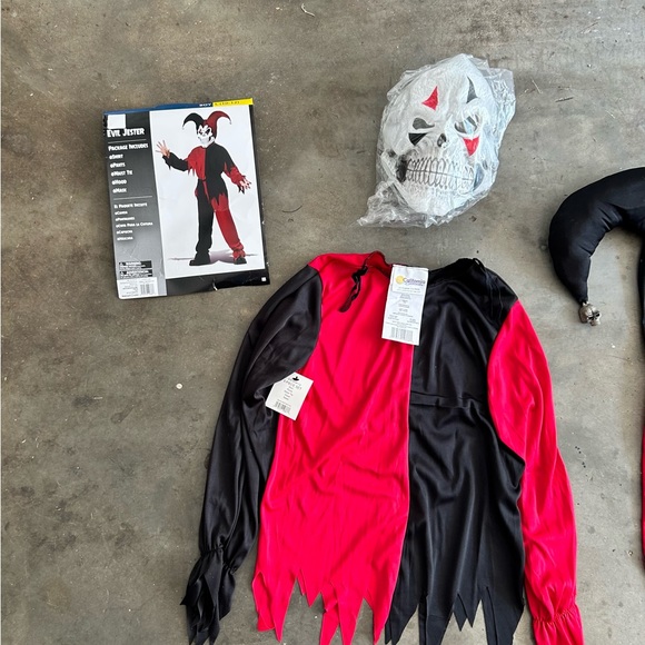 Halloween Costume Scary Evil Jester | Boys size Large 10-12 | New in package - Picture 3 of 9